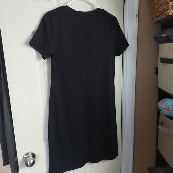 Tshirt dress. Like new. - Picture 3 of 4